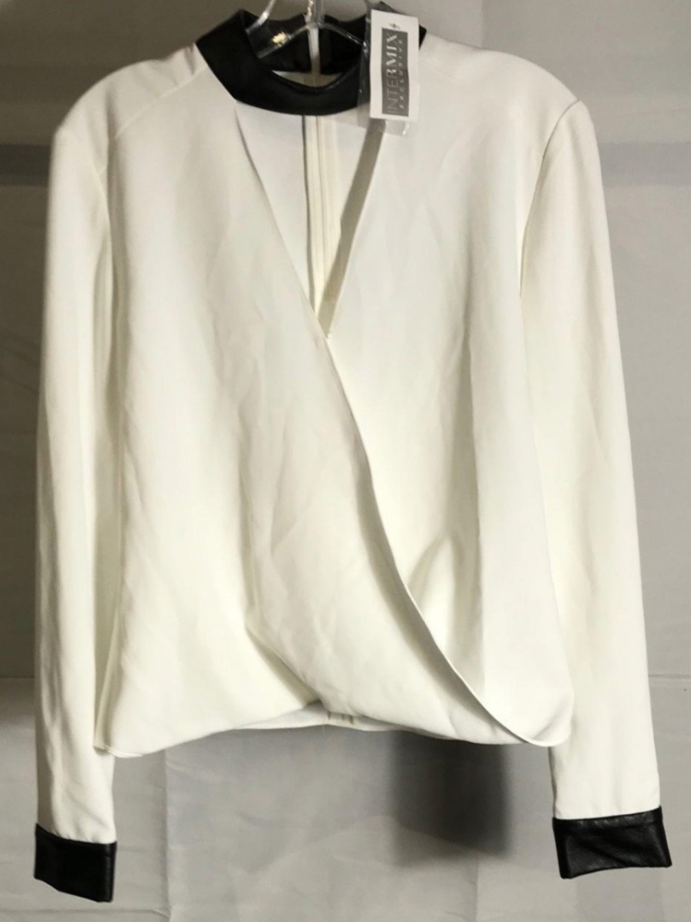 Intermix White & Black V Neck Blouse Sz S NWT